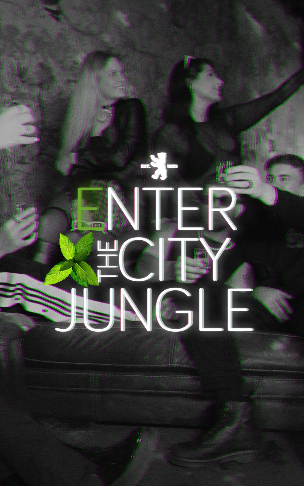 Eine Freundesgruppe trinkt PFEEFI im Club