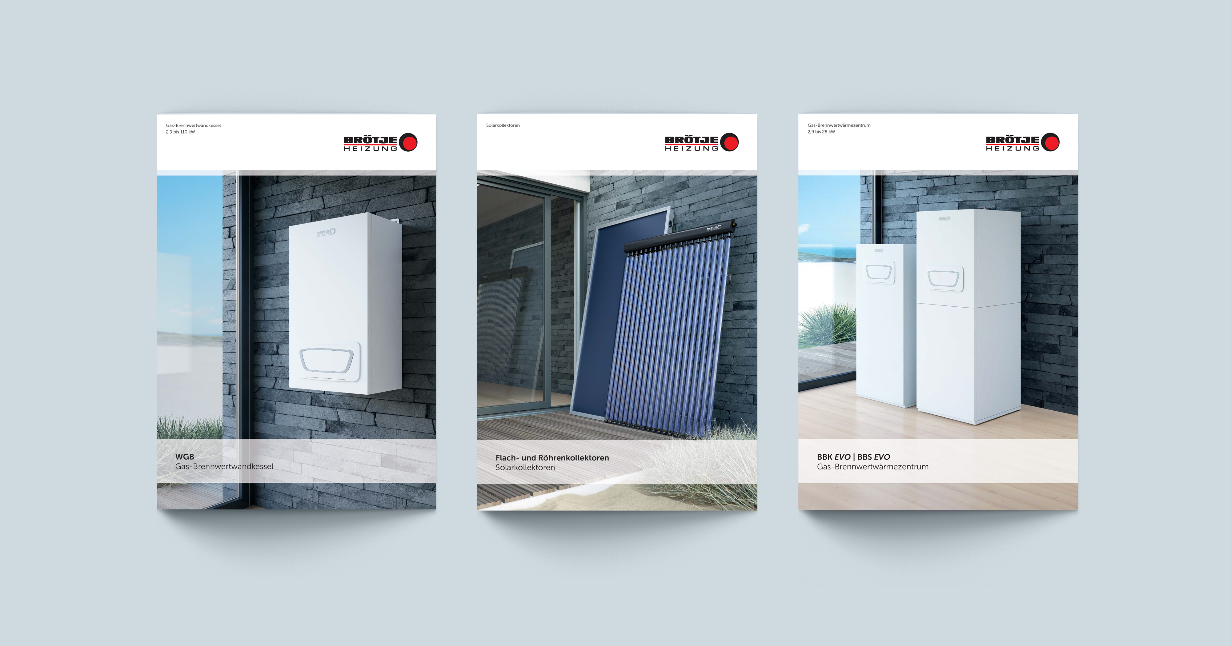Das Bild zeigt drei Deckblätter unterschiedlicher Kataloge von BRÖTJE. v.li.na.re.: WGB, Flach-und Röhrenkollektoren, BBK EVO/BBS EVO, jeweils mit den entsprechenden Geräten in den zugehörigen Milieus.