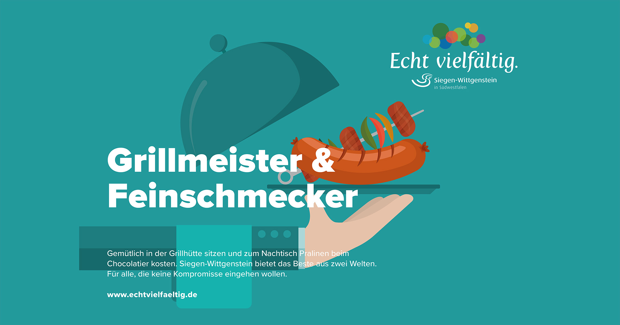 Das Bild zeigt eine Illustration auf türkisem Grund. Man sieht den Arm eines Kellners mit einer Servierglocke, die gelüftet wurde. Auf dem Servierteller liegen ein Würstchen und ein Grillspieß. Darüber die Überschrift in weiß: „Grillmeister und Feinschmecker“. Oben links in der Ecke das „Echt vielfältig“-Logo.
