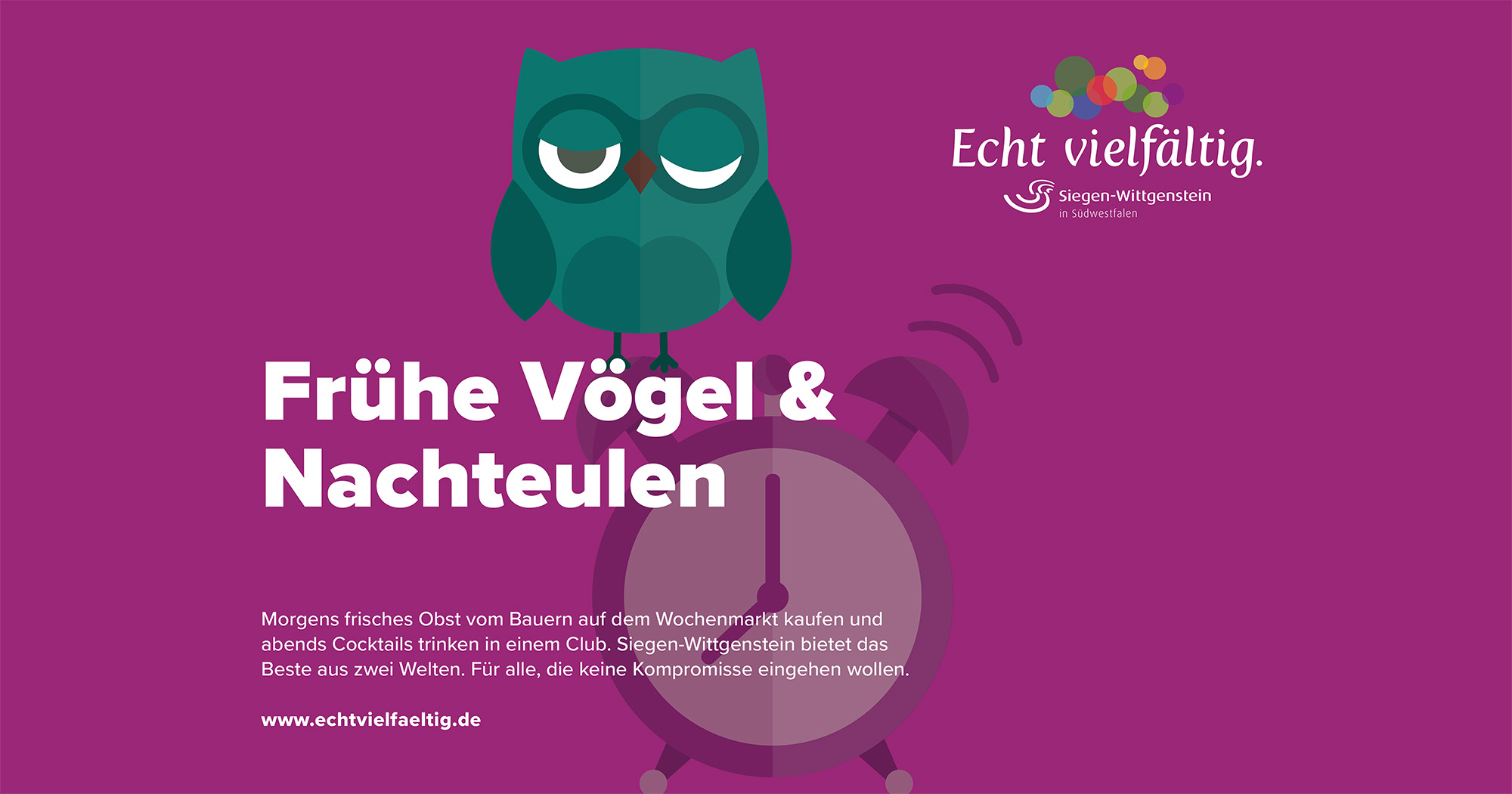 Das Bild zeigt eine Illustration auf violettem Grund. Man sieht einen Wecker, auf dem eine Eule sitzt. Darüber die Überschrift in weiß: „Frühe Vögel und Nachteulen“. Oben links in der Ecke das „Echt vielfältig“-Logo.