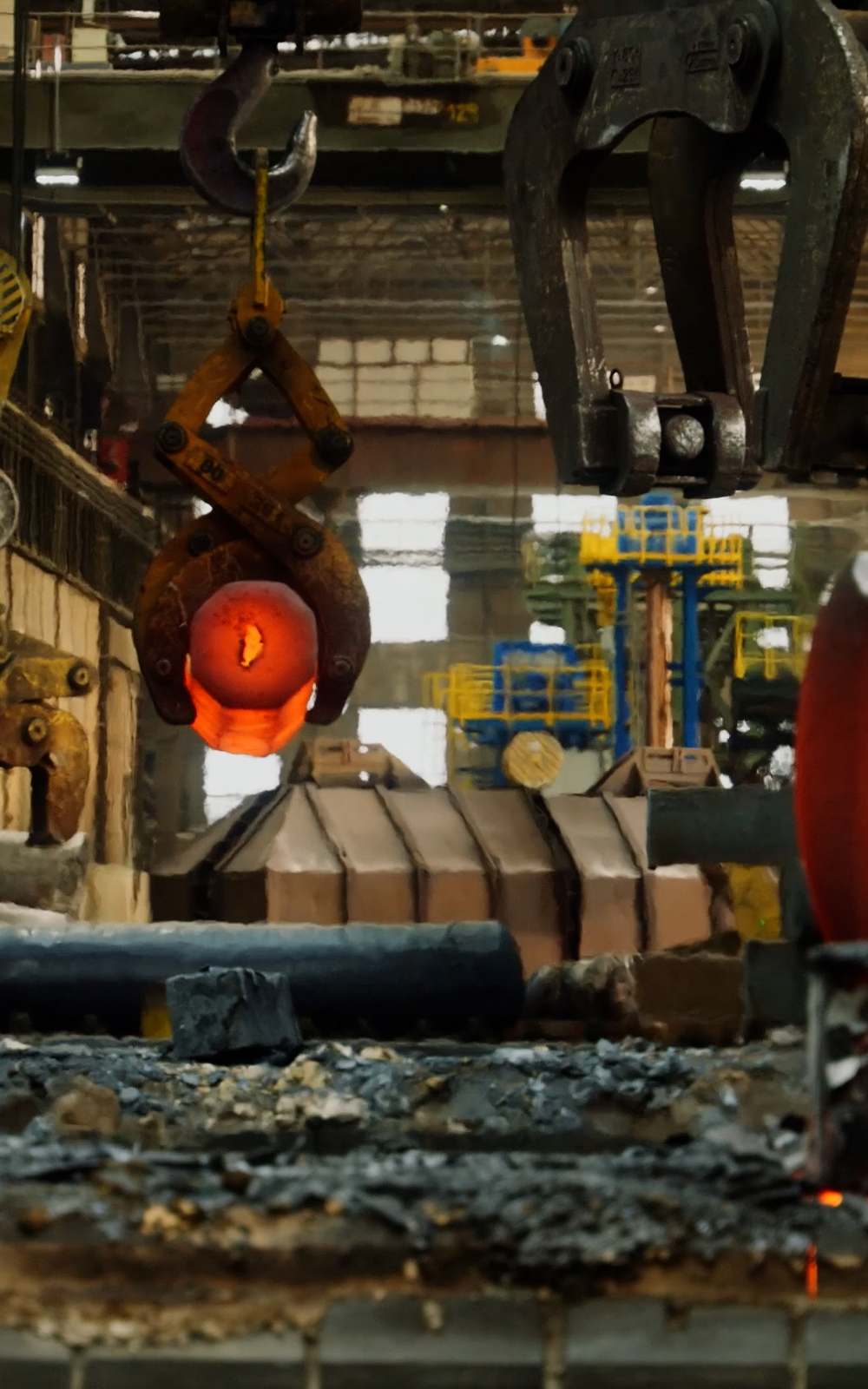 Luftaufnahme der Rolf Kind GmbH und umliegender Landschaft